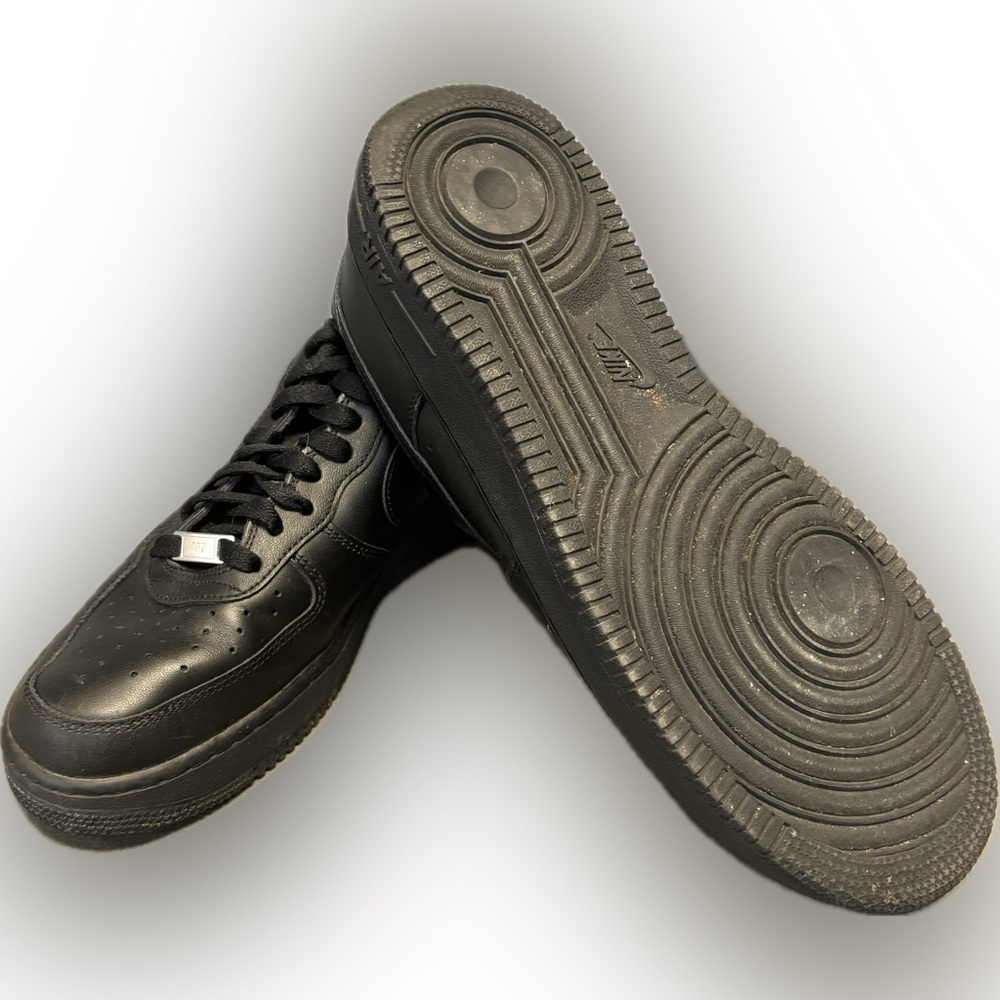 Nike Men's All-Black Sneakers